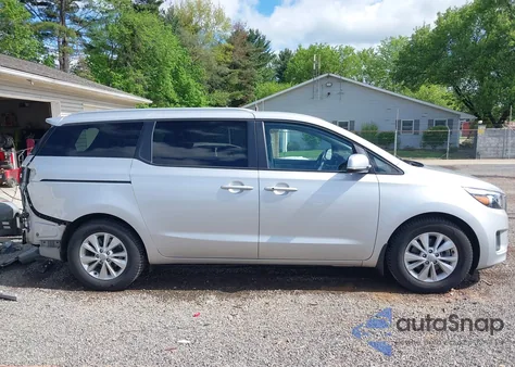 2018 Kia Sedona Lx z USA, uszkodzony, nr VIN KNDMB5C15J6376317